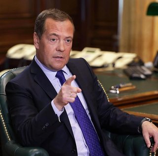 "Ось що ви отримаєте": Медведєв пригрозив Європі ударом "Орешника"