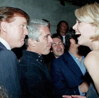 Знакомился с 14-летней девочкой в Мар-а-Лаго: в "файлах Эпштейна" всплыло имя Трампа