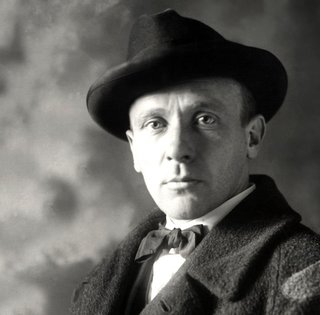 Расстреляли — и забыли: почему все знают Булгакова, а не настоящих национальных писателей и поэтов