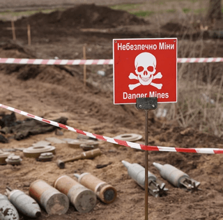 Масштабы заминирования в Украине достигают площади Греции: на очистку может уйти более 10 лет, — СМИ