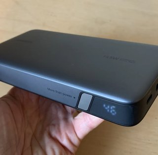 Можно работать без света: эксперт посоветовал мощный повербанк для ноутбука (фото)