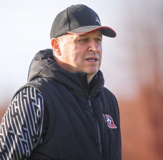 Пожал руку после матча: украинский тренер поздравил россиянина, поддерживавшего войну, — СМИ