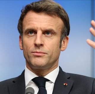 Макрон виправдався перед США після витоку телефонної конференції із Зеленським (відео)