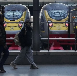 10 годин у темряві: як пасажири поїзда під Ла-Маншем пережили неприємну пригоду