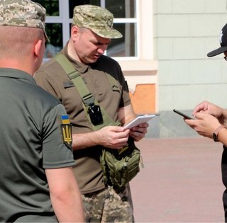 Штрафы от ТЦК и блокировка счетов: когда украинцам могут арестовать деньги на карте