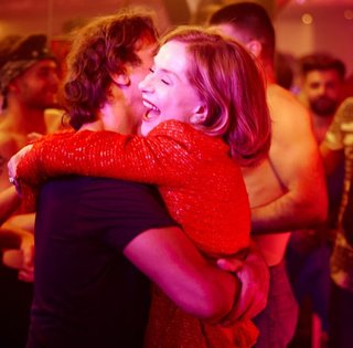 "Найбагатша жінка світу": якою вийшла драмеді з Ізабель Юппер