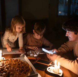 Графики отключений света на 24 декабря: в какой области не будет электроэнергии почти 17 часов