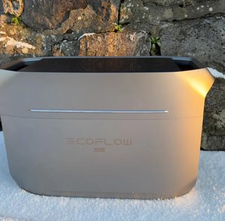 Выручила во время отключения света: эксперт испытал мощную зарядную станцию EcoFlow (фото)