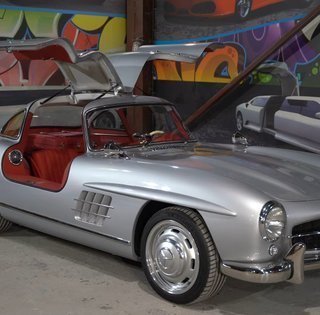 Осучаснена легенда: українці відтворили знаменитий суперкар Mercedes 300 SL (відео)