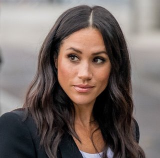 Меган Маркл у День закоханих показала рідкісний кадр з донькою на руках у принца Гаррі (фото)