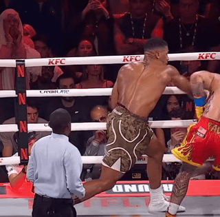 Результат боя Джошуа – Пол: поединок продлился шесть раундов и закончился нокаутом (видео)