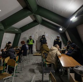 Перебои с отоплением и электричеством могут привести к выселению киевлян из их домов, — Порошенко