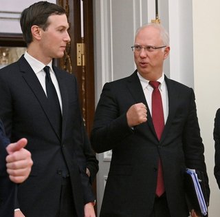 "Казался неспособным к светской беседе": зятю Трампа Зеленский не понравился еще в 2019 году, — WP