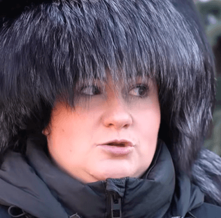 Королева Троєщини Анетта Барсівна показала свою квартиру за $250 тисяч (відео)