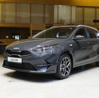 Без счетов на ремонт: эксперты назвали ТОП-3 самых надежных "авто для семьи" (фото)