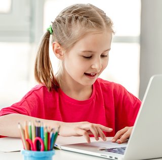 Есть ли общение в дистанционной школе? Как дети находят друзей и не остаются в одиночестве?