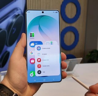 Этот смартфон бьет рекорды продаж: какая модель вдруг обрела лояльность пользователей