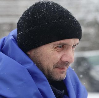 Повернувся з полону після поховання: чи має родина бійця відшкодувати кошти державі, — Міноборони