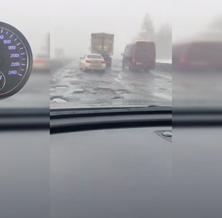 "То яма, то канава": в сети показали состояние международной трассы Киев-Одесса (видео)