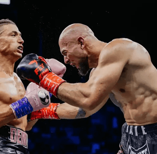 Тейт проиграл ДеМуру в бою за титул Misfits в тяжелом весе: как прошел поединок (видео)