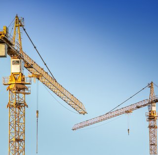 Украинцы под ударом: страна-соседка отменяет разрешения на работу и закрывает программу для трудовых мигрантов