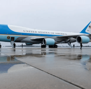 "Борт номер один" президента США: действительно ли это самый защищенный самолет в мире