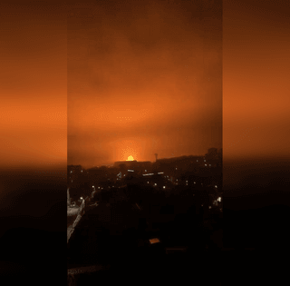 Россиян призывают не выходить на улицу: в Туапсе выпал токсичный дождь с "черным налетом"