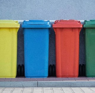 "Еще и оставляли чаевые": экс-работник мусоровоза раскрыл правду о мусоре богатых и бедных (видео)