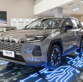 Дешевле Duster: на рынок вышла самая доступная Toyota RAV4 (фото)