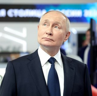 Путин получил мирный план, согласованный с Украиной: завтра он должен дать ответ, — Bloomberg