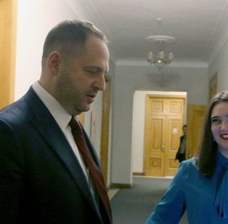 Андрей Ермак хотел стать президентом Украины и вводил в заблуждение Зеленского, — Юлия Мендель