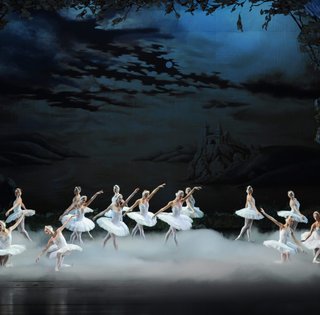 Kiev замість Kyiv: трупа під виглядом "українського балету" ставить в Іспанії "Лебедине озеро"