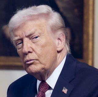 Не только миротворец, но и географ: Трамп заявил, что Крым окружен океаном с четырех сторон