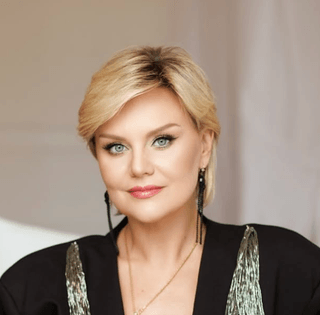 Трижды замужняя заслуженная артистка рассказала, как муж кинул ее на деньги (фото)