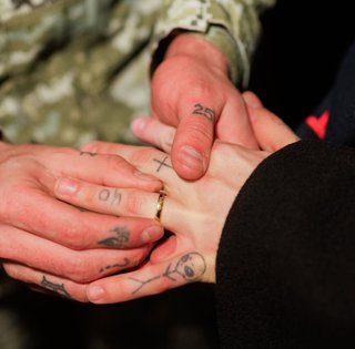 "Дякую за досвід": співак MELOVIN розлучився зі своїм хлопцем