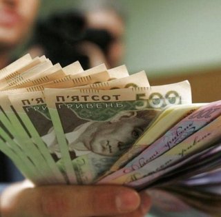 Суми виплат зміняться з 1 липня: українцям планують підвищити мінімальні зарплати та пенсії