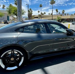 Как долго на самом деле могут служить батареи электромобилей: данные исследования