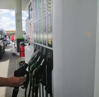 Цены на бензин: сколько стоит топливо в Украине 4 марта — сравнение АЗС