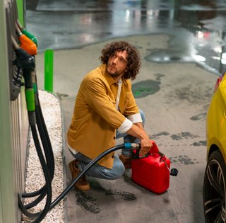 Вже у квітні: Гетманцев попередив про ймовірний реальний дефіцит бензину в Україні