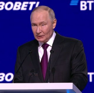 Путин обвинил Украину в намерении применить ядерный компонент