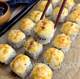 Роли з найсмачнішою шапочкою: покроковий рецепт дивовижної страви (відео)