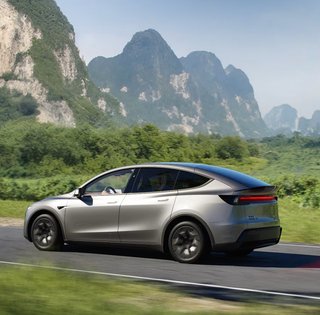 В Европе появится семейный электрокроссовер Tesla с запасом хода более 600 км (фото)