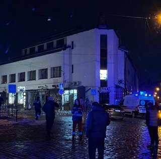 "Чули у всіх районах": у Львові без тривоги пролунали сильні вибухи, є загиблі і поранені (відео)