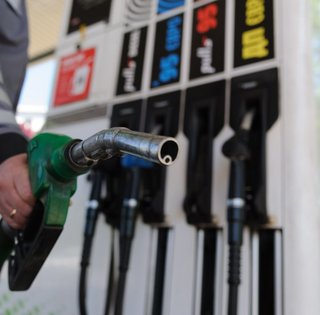 Повышение цен на топливо в Украине имеет признаки картельного сговора, — экономист (видео)