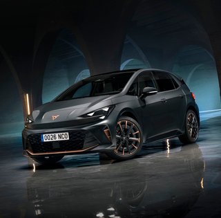 В Іспанії презентували яскравий спортивний електрокар із запасом ходу 600 км (фото)