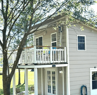 Отец перед пенсией построил дом в миниатюре, чтобы зарабатывать $15 тысяч в год (фото)