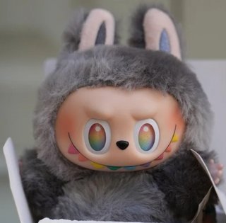 От Лабубу до дубайского шоколада: какие вирусные тренды 2025-го поразили интернет