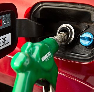 Дефіцит палива у квітні: чого чекати українцям