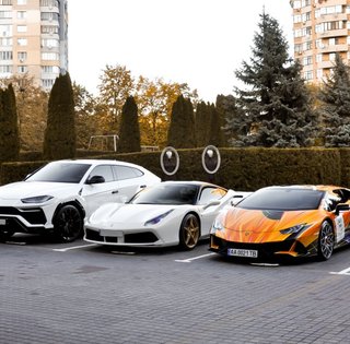 Ferrari, Lamborghini и Rolls-Royce: самые яркие авто в Украине за 2025 год (фото)