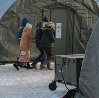 Графики отключений на 5 марта: кому повезет быть со светом целый день